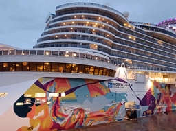 Norwegian Aqua, la prima nave da crociera con grandi spazi aperti: la manifattura è italiana